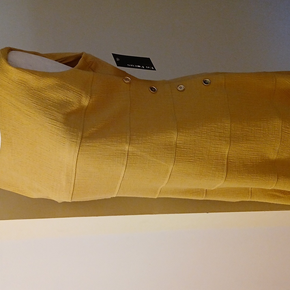 En Focus sleeveless dress gold with four buttons  side. Size 12 New